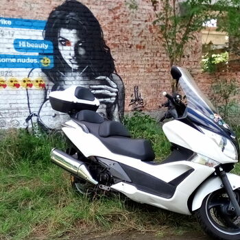 motorová koloběžka kolová vozidla vozidlo přeprava motorka motorová koloběžka kolová vozidla vozidlo přeprava motorka