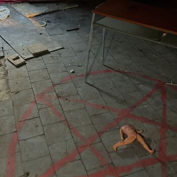 ᴀʙᴀɴᴅᴏɴᴇᴅ ꜱᴄʜᴏᴏʟ