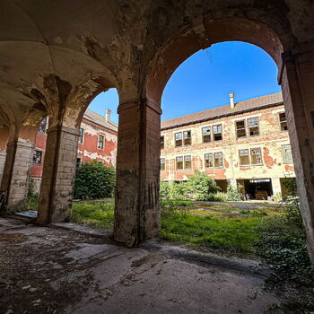 Opuštěný zámeček