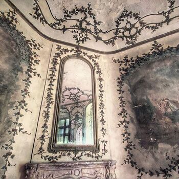 baufälliges Schloss