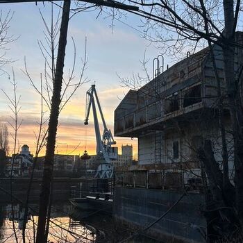 𝕊𝕟𝕖𝕛𝕜𝕪𝕤 𝕌𝕣𝕓𝕖𝕩 aj.