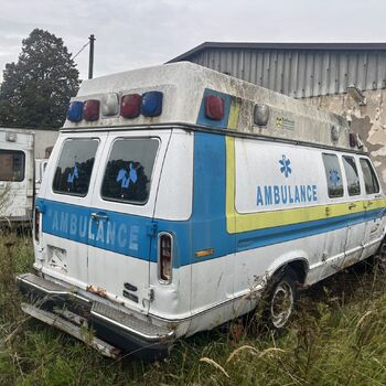 Der bekannte Friedhof der Krankenwagen