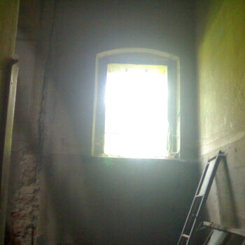 Opuštěný zámek s kaplí na Moravě Opuštěný zámek s kaplí na Moravě