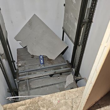 Kdo se tady léčil? Opuštěná psychiatrická léčebna...