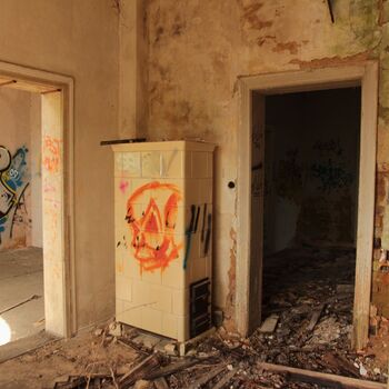 Továrna na tkaní z umělého hedvábí podšívkových materiálů