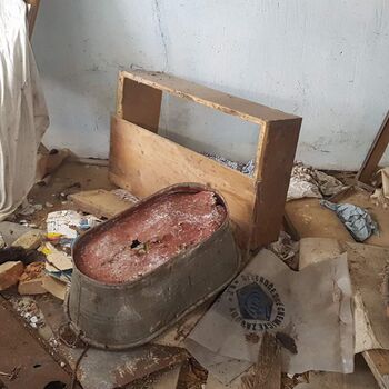 Urbex - House by the road