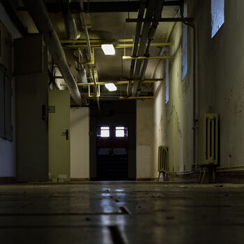 Dead surgery in the middle of a living hospital Dead surgery in the middle of a living hospital