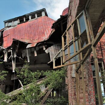 Remembering Elias before the fire