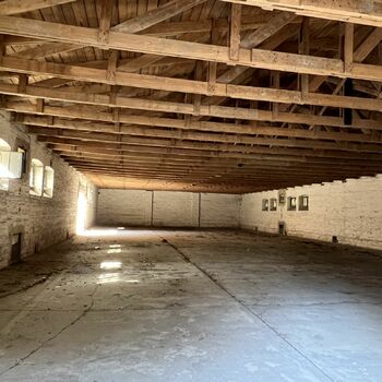 Opuštěný bývalý vojenský prostor 2022