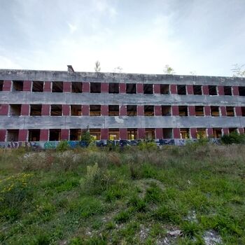 Opuštěný paneláky