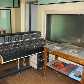 Proč to tu nechali? Opuštěné ředitelství