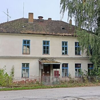 former school in Klíno