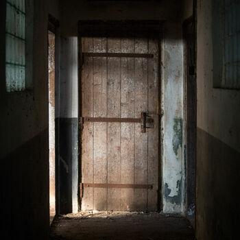 Buňka věznice staré nápravném zařízení dveře budova Architektura zeď