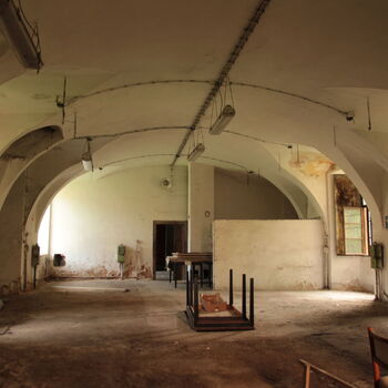 Umkleideraum und Stallungen