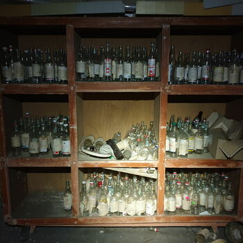 případ police nábytek