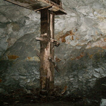 Richard Underground Factory