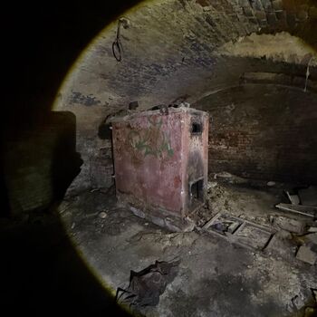 Palác u tlustého pána & přilehlý kolchoz