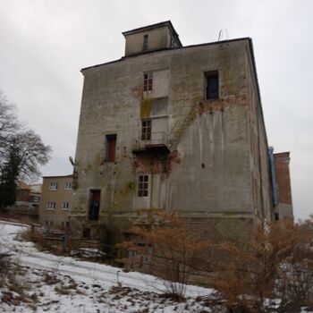 Opuštěná dílna Liaz