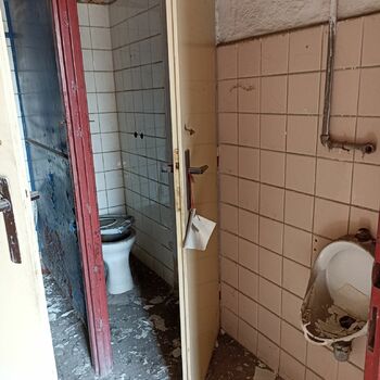 Toaleta místnost koupelna interiér Toaleta místnost koupelna interiér