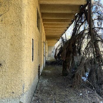 Opuštěný bývalý vojenský prostor 2022