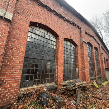 Sedím na kolejích, které nikam nevedou