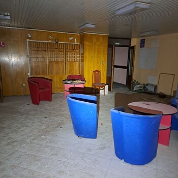 Opuštěný turistický hotel Opuštěný turistický hotel