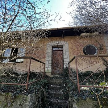 Wine bar/wine shop? 2023