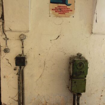 Umkleideraum und Stallungen