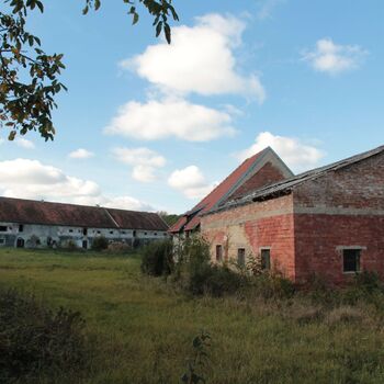 Farmyard with granary and mill ruins 2023 Farmyard with granary and mill ruins 2023