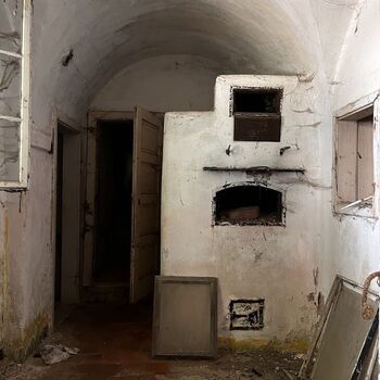 Tvrz přestavěná na zámek