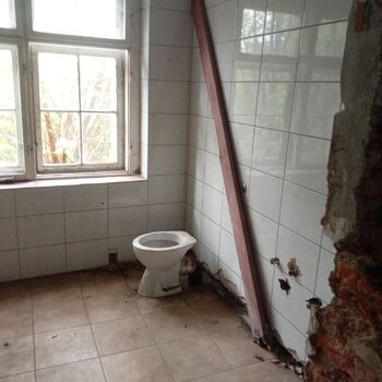 Beautiful, slowly decaying apartment villa.2024 Beautiful, slowly decaying apartment villa.2024