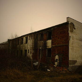 Haly plné tajemství... Opuštěná fabrika