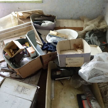 Hájovna ve stráni.