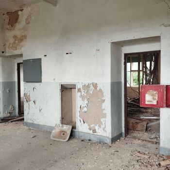 Opuštěná škola / internát