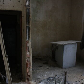 What is this place? An abandoned hotel?