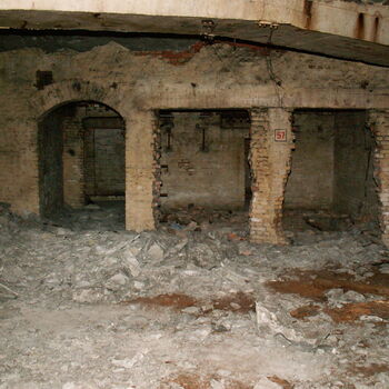 Richard Underground Factory