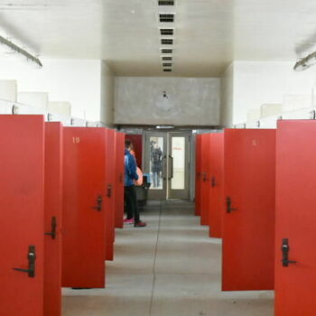 locker fastener restraint device