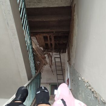 Opuštěná škola / internát