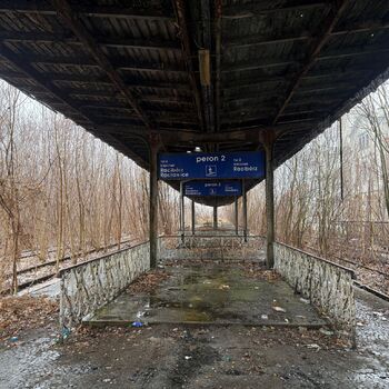 Sedím na kolejích, které nikam nevedou