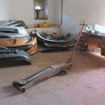 Autodílna ve stavebninách ?