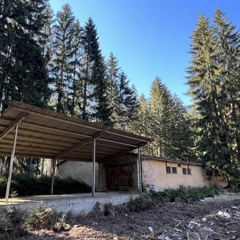 Opuštěný bývalý vojenský prostor 2022