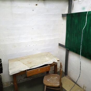 Už se setmělo venku je úplněk.