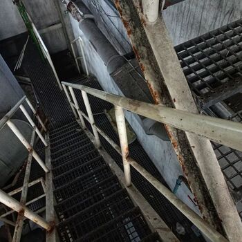 Industriální bludiště