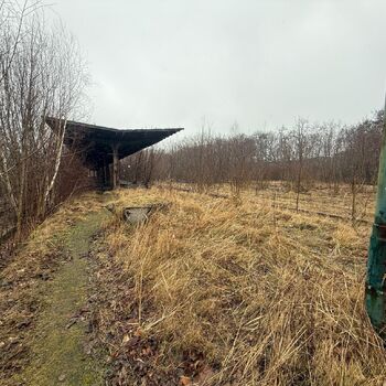 Sedím na kolejích, které nikam nevedou