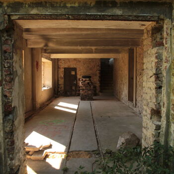 Spinning mill and spinning mill Spinning mill and spinning mill