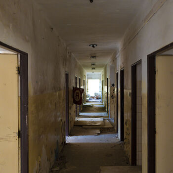 Ich habe gehört, es sei ein Krankenhaus für geistig behinderte Kinder.