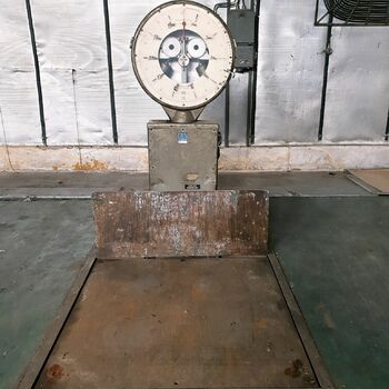 scale measuring instrument instrument old