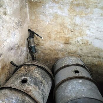 Už se setmělo venku je úplněk.