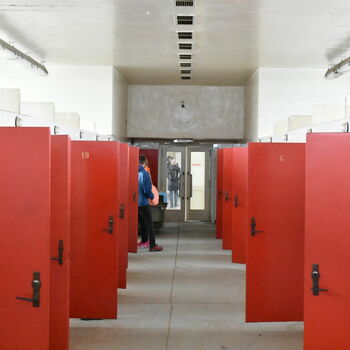 locker fastener restraint device