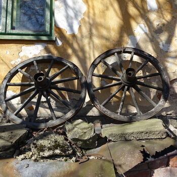 Hájovna ve stráni.